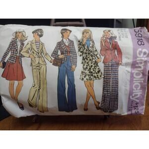 Vintage Simplicity Pattern 5918 Yng Junior/Teens' Jacket, Skirt,‎ Pants (1973)